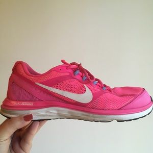 Pink Nike tennis shoes